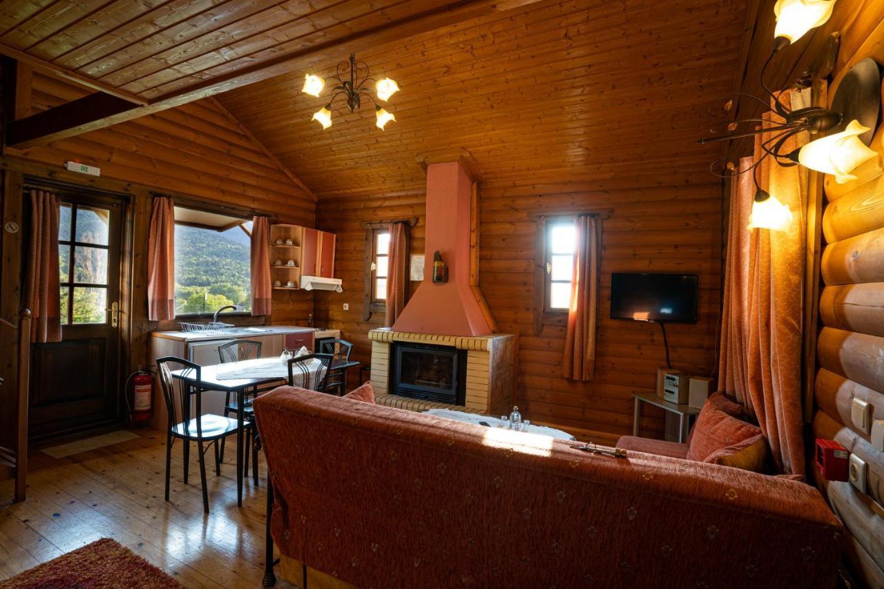 Chalet Likouresi Village Karpenísion Extérieur photo